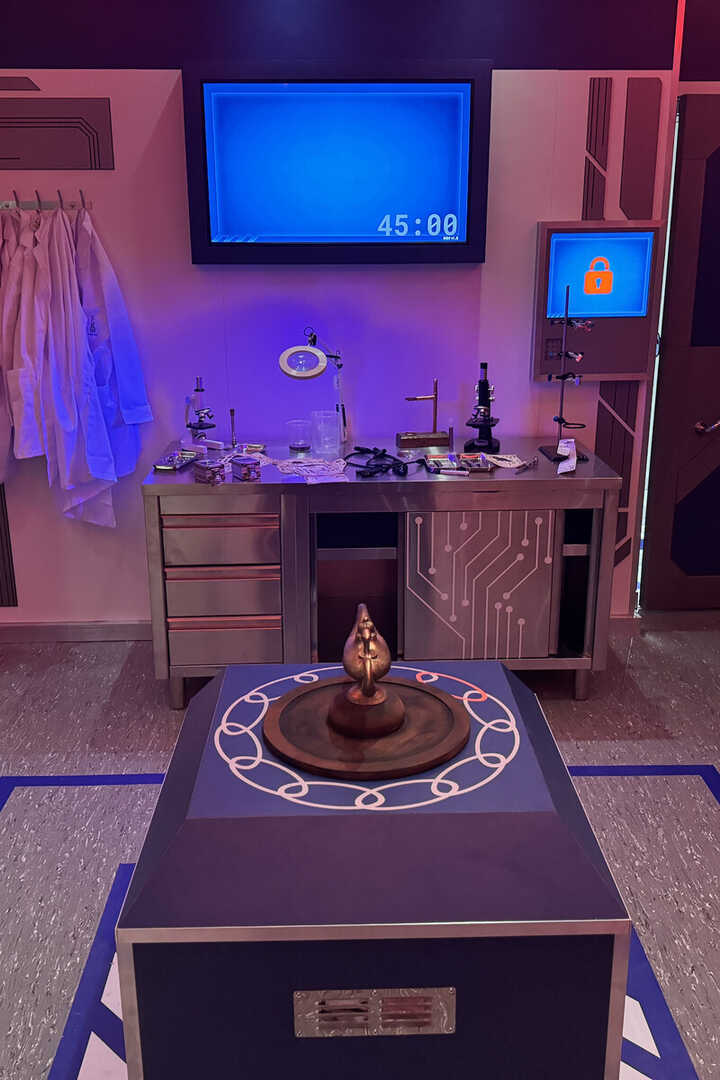 Cruise ship escape room experience